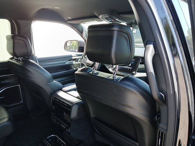 Used 2024 Jeep Wagoneer Series II AWD/4WD image 26