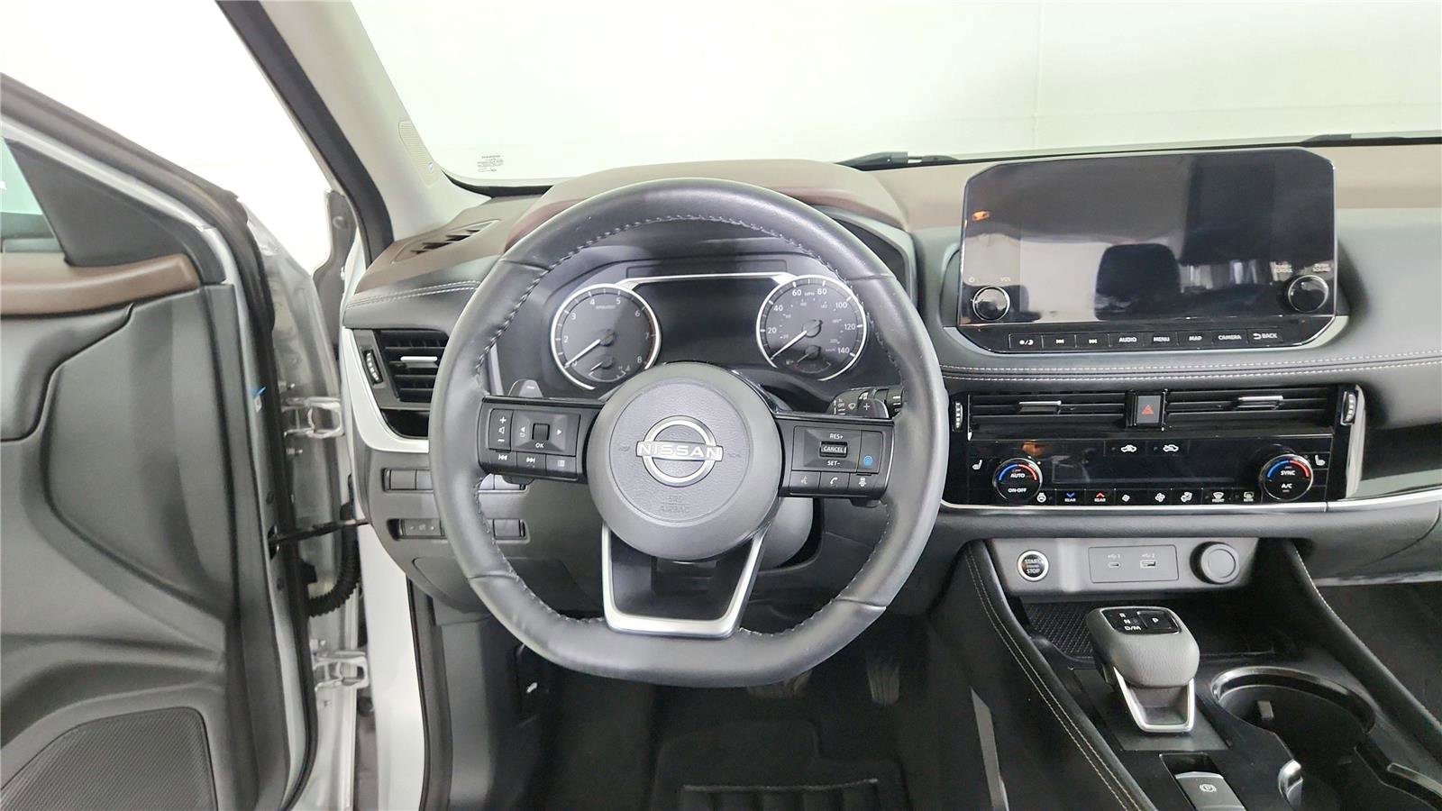 Used 2023 Nissan Rogue SL w/ SL Premium Package FWD image 14