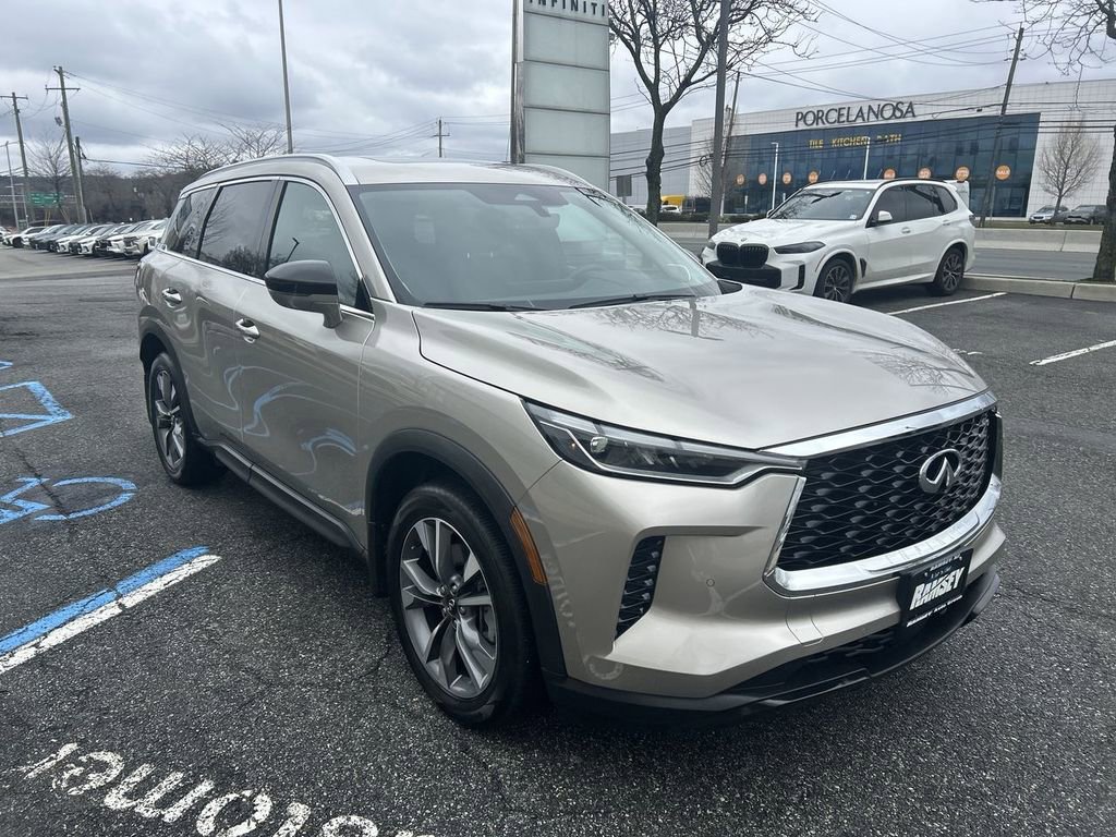 Certified 2025 INFINITI QX60 Luxe image 2