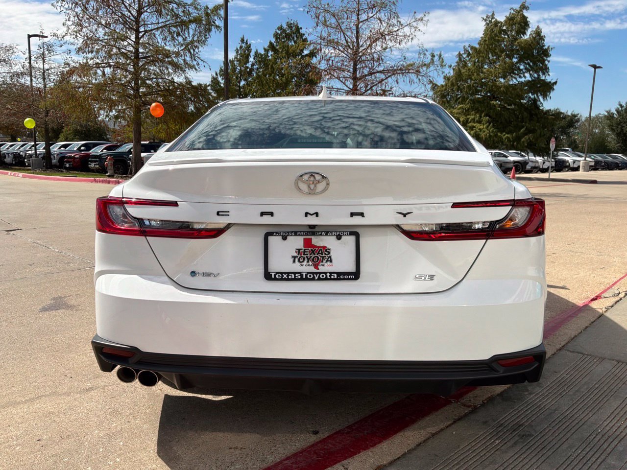 Used 2026 Toyota Camry SE FWD image 7