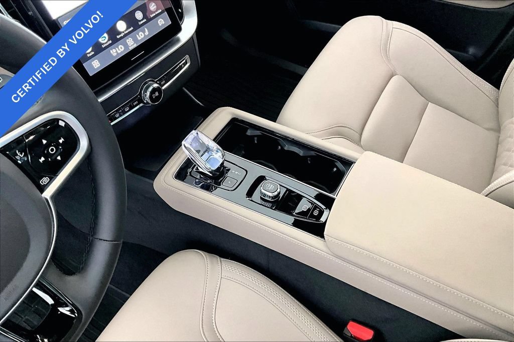 Certified 2026 Volvo XC90 B5 Plus w/ Protection Package Premier AWD/4WD image 18