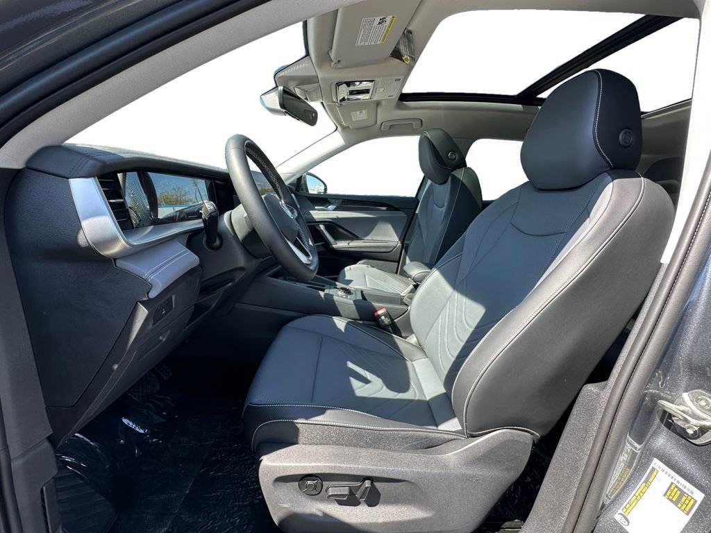 New 2026 Volkswagen Tiguan SE AWD/4WD image 9