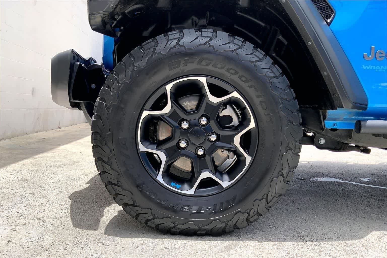 Used 2022 Jeep Wrangler Unlimited Rubicon 4xe AWD/4WD image 8