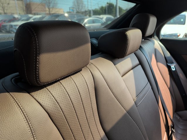 Used 2018 Mercedes-Benz E 300 image 18