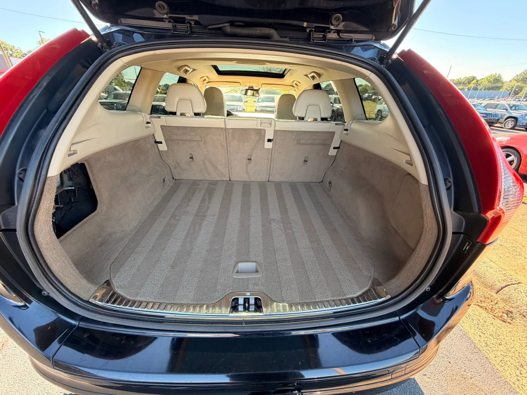 Used 2014 Volvo XC60 T6 AWD/4WD image 9