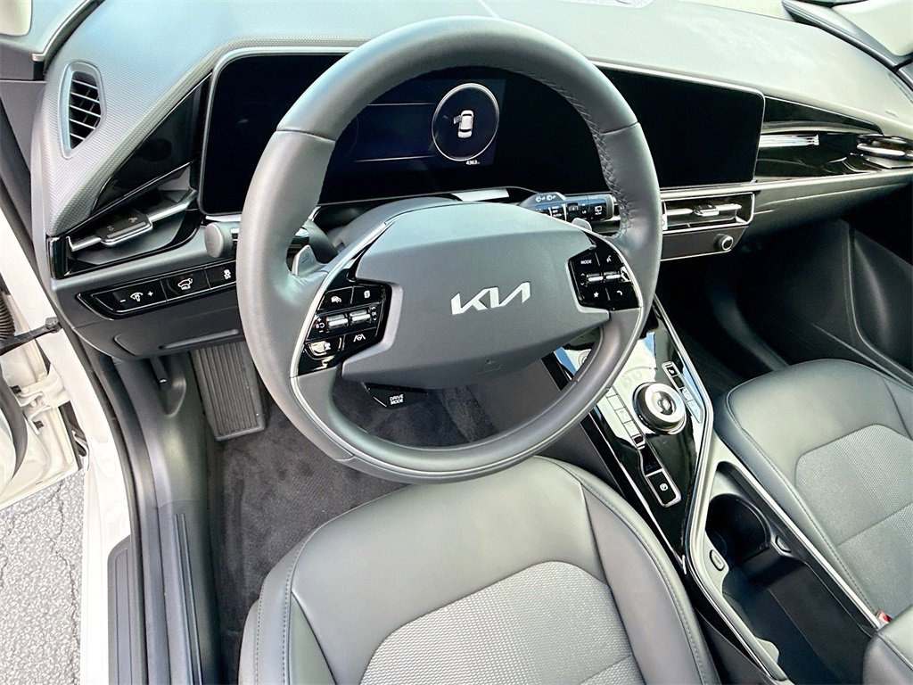 Used 2025 Kia Niro Wind w/ Wind Preserve Package image 12