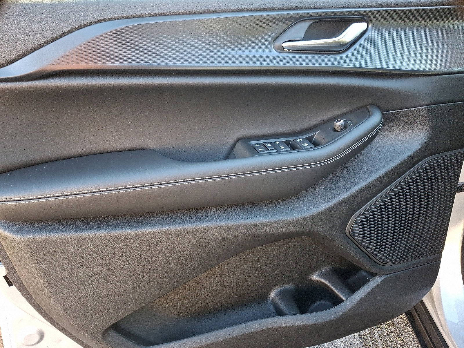 New 2025 Jeep Grand Cherokee Laredo X image 10