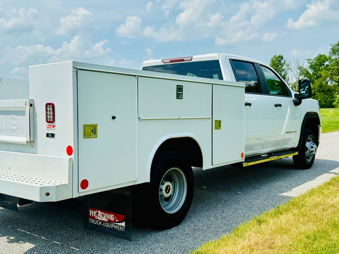 Used 2021 GMC Sierra 3500 4x4 Crew Cab w/ Convenience Package image 7