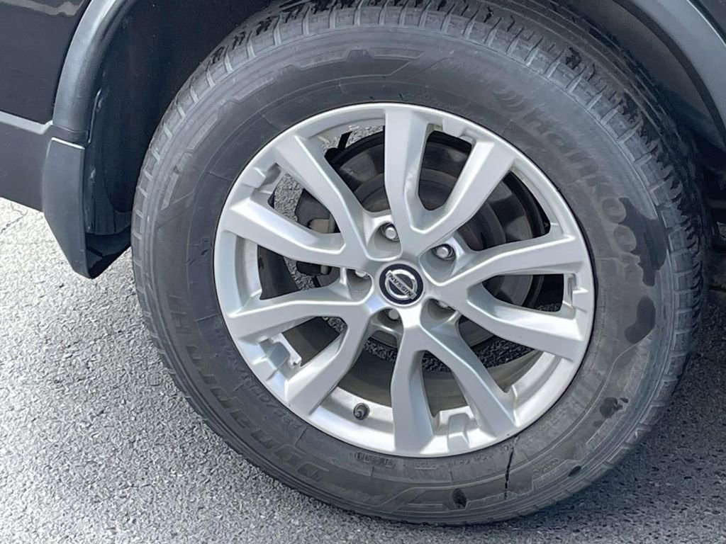 Used 2019 Nissan Rogue S w/ Special Edition Package image 12