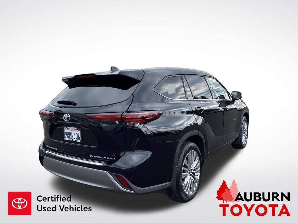 Certified 2024 Toyota Highlander Platinum AWD/4WD image 8