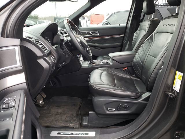 Used 2018 Ford Explorer Platinum image 17