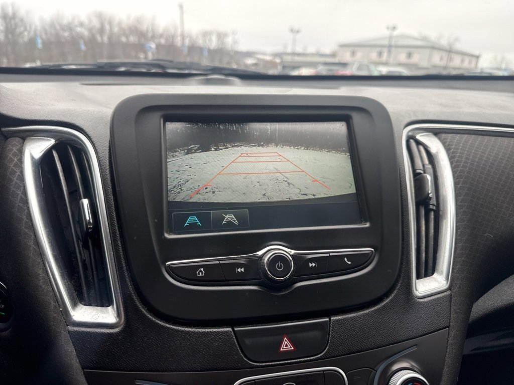 Used 2018 Chevrolet Malibu LT image 28