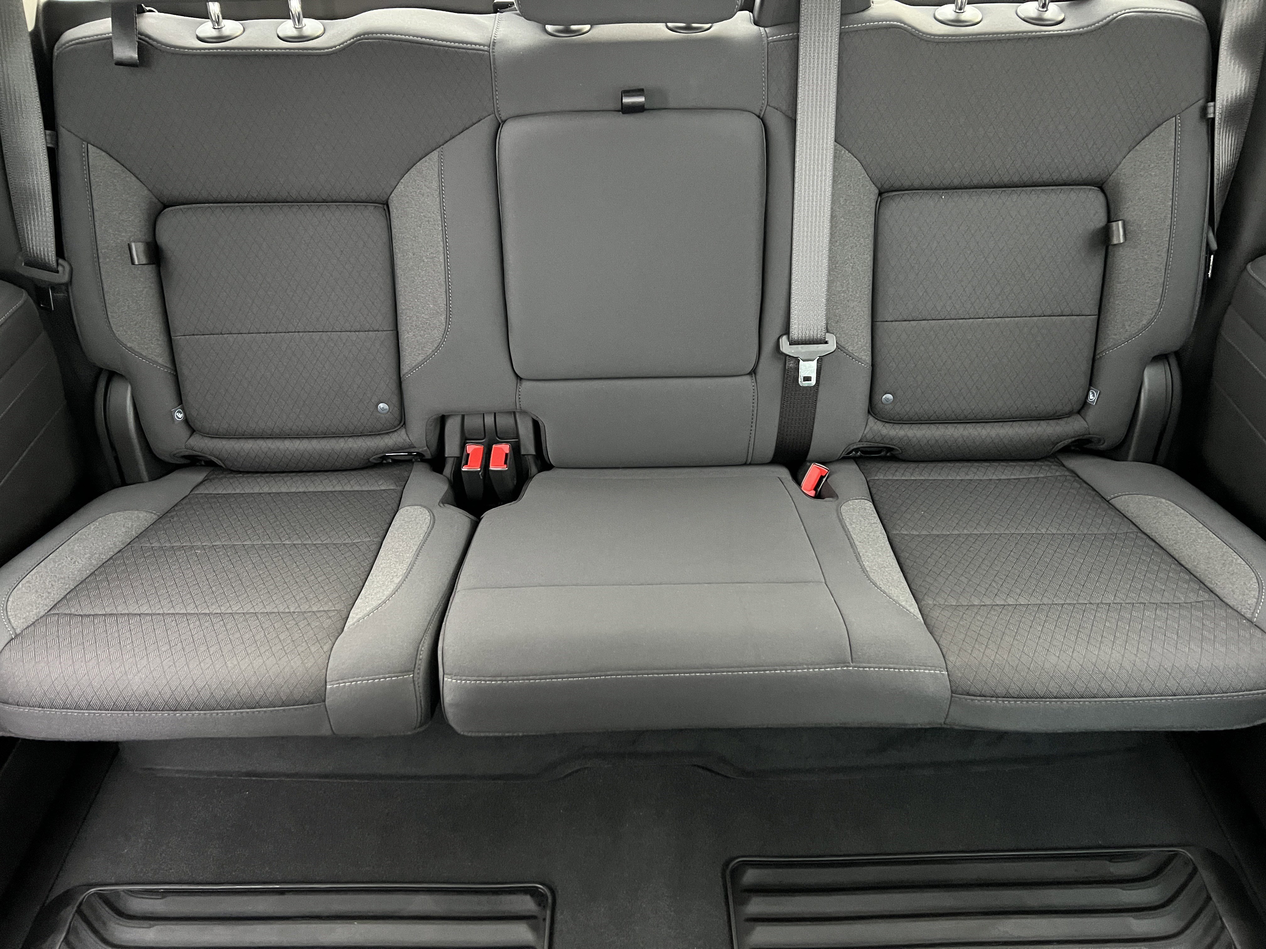 Used 2025 GMC Sierra 1500 Elevation image 17