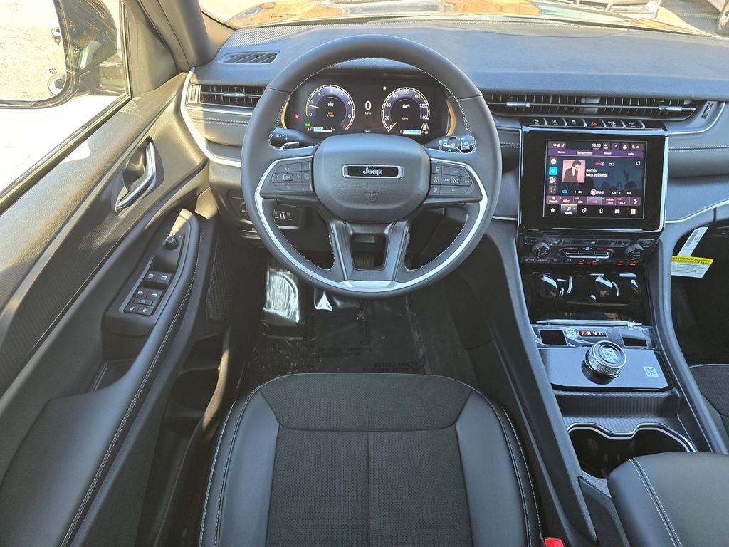 New 2025 Jeep Grand Cherokee Altitude image 28