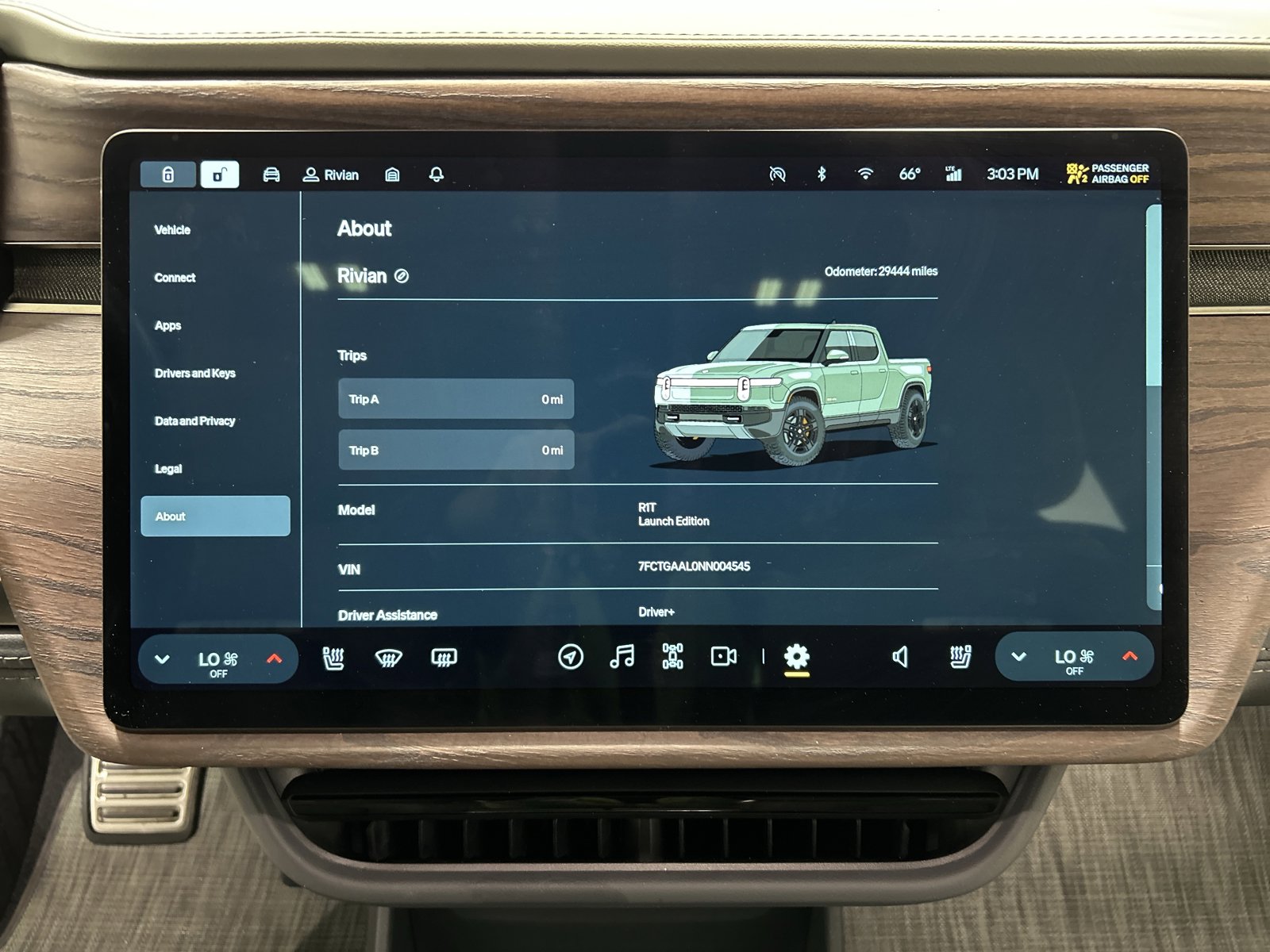 Used 2022 Rivian R1T Launch Edition image 27