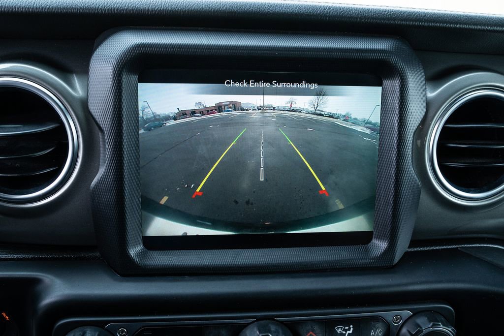 Used 2022 Jeep Wrangler Unlimited Sahara image 33