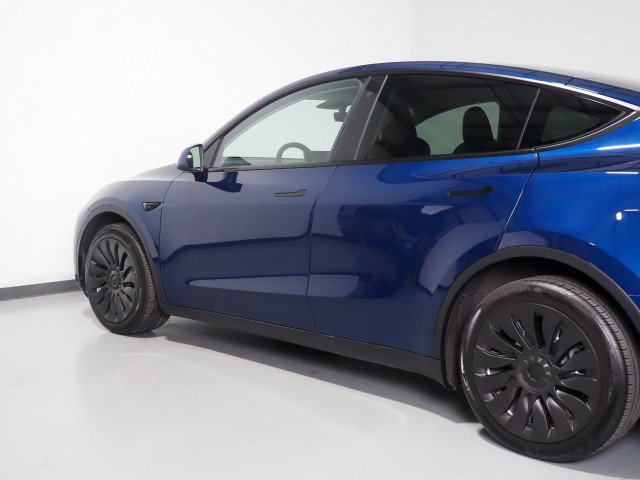 Used 2023 Tesla Model Y Long Range AWD/4WD image 52