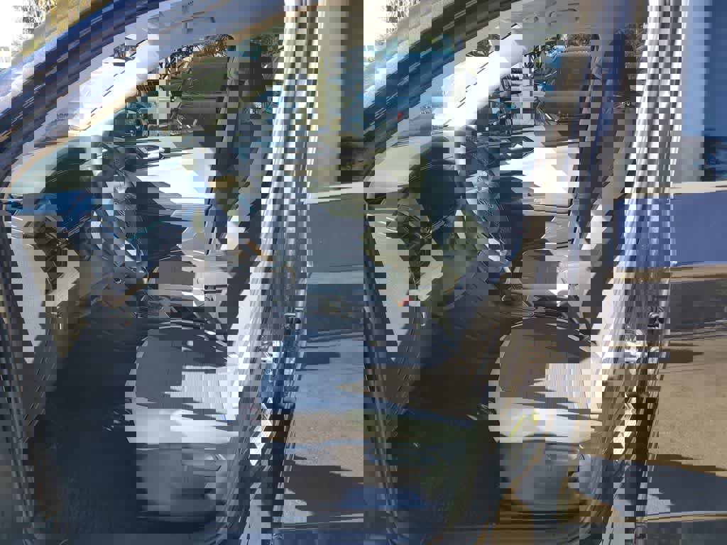 Used 2025 Volkswagen Taos S image 21