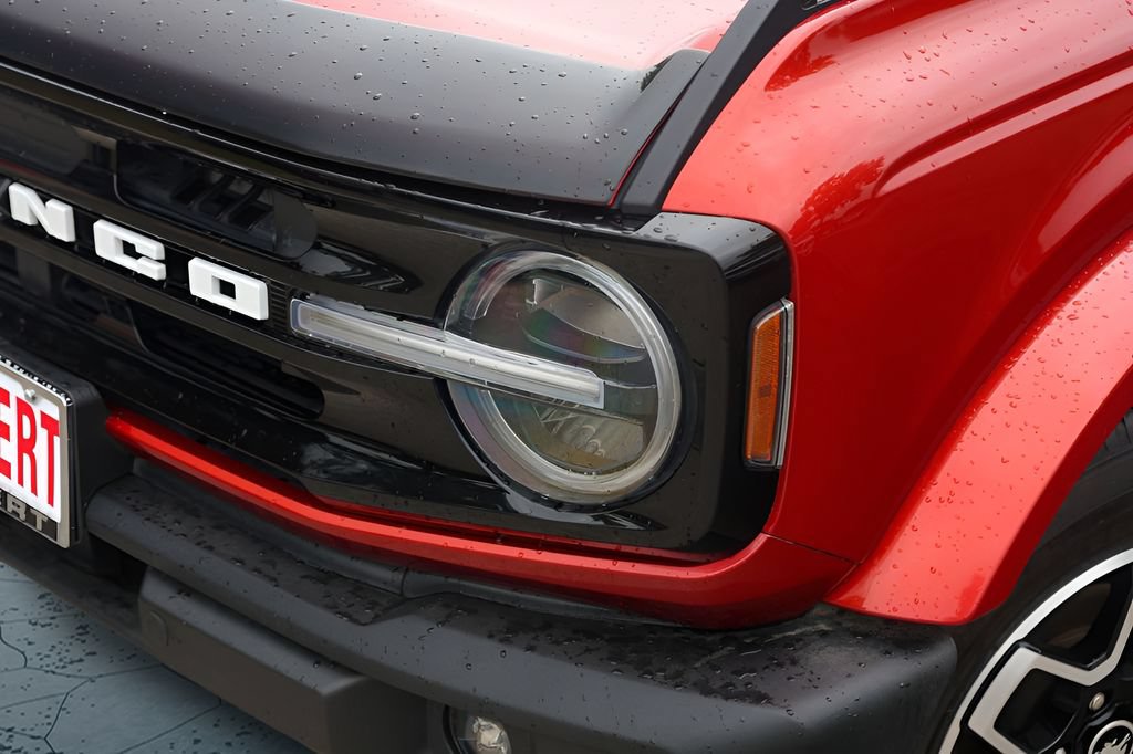 Used 2023 Ford Bronco Outer Banks AWD/4WD image 3