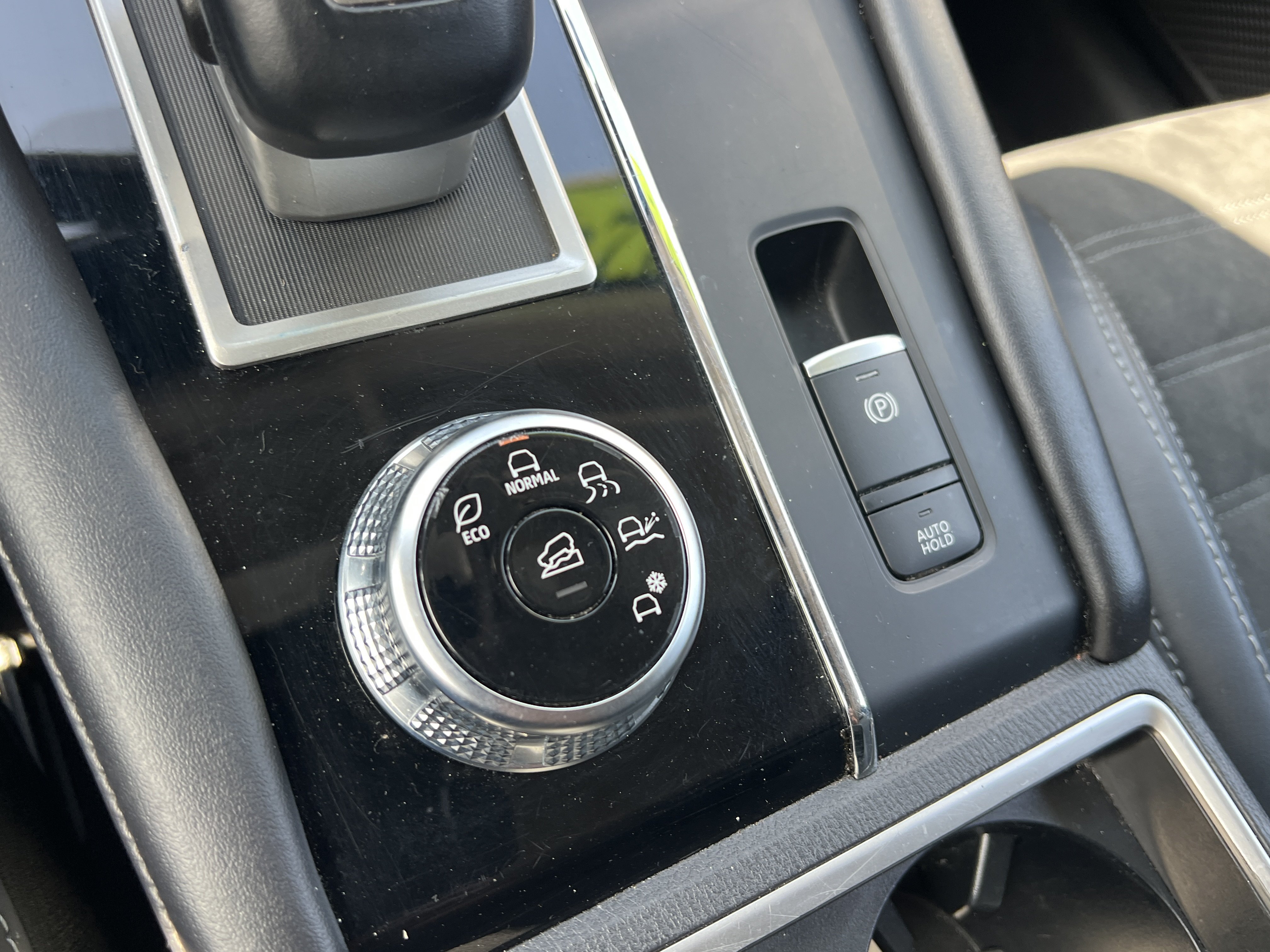Used 2024 Mitsubishi Outlander SE FWD image 31
