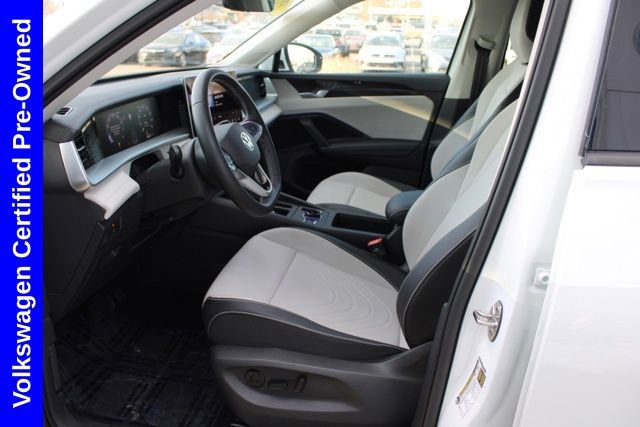 Used 2025 Volkswagen Tiguan SE image 16