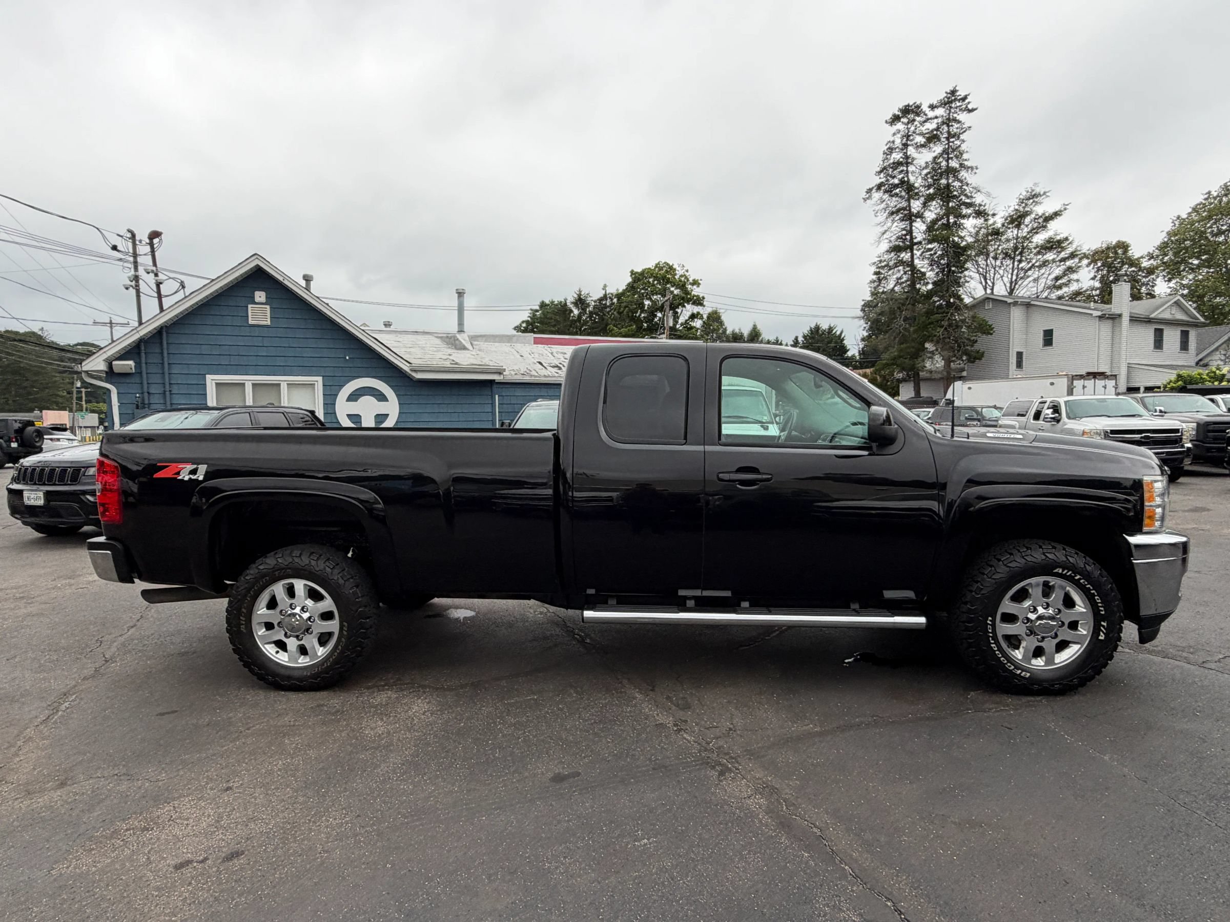 Used 2013 Chevrolet Silverado 2500 LTZ w/ LTZ Plus Package AWD/4WD image 7
