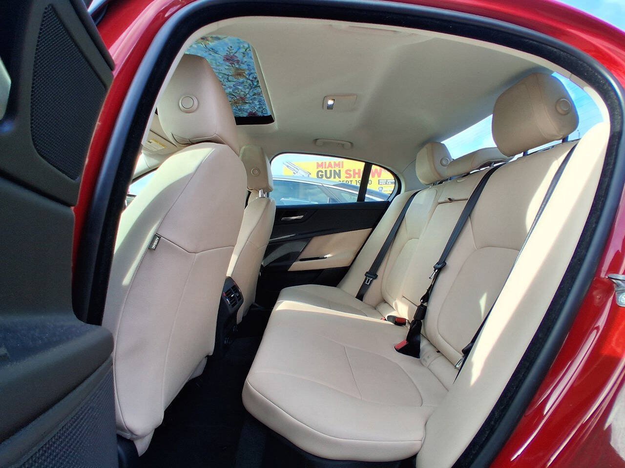 Used 2019 Jaguar XE Premium RWD image 16