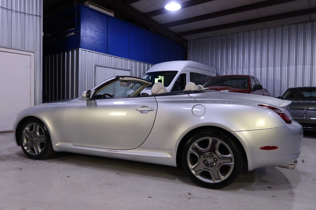 Used 2008 Lexus SC 430 Convertible image 2