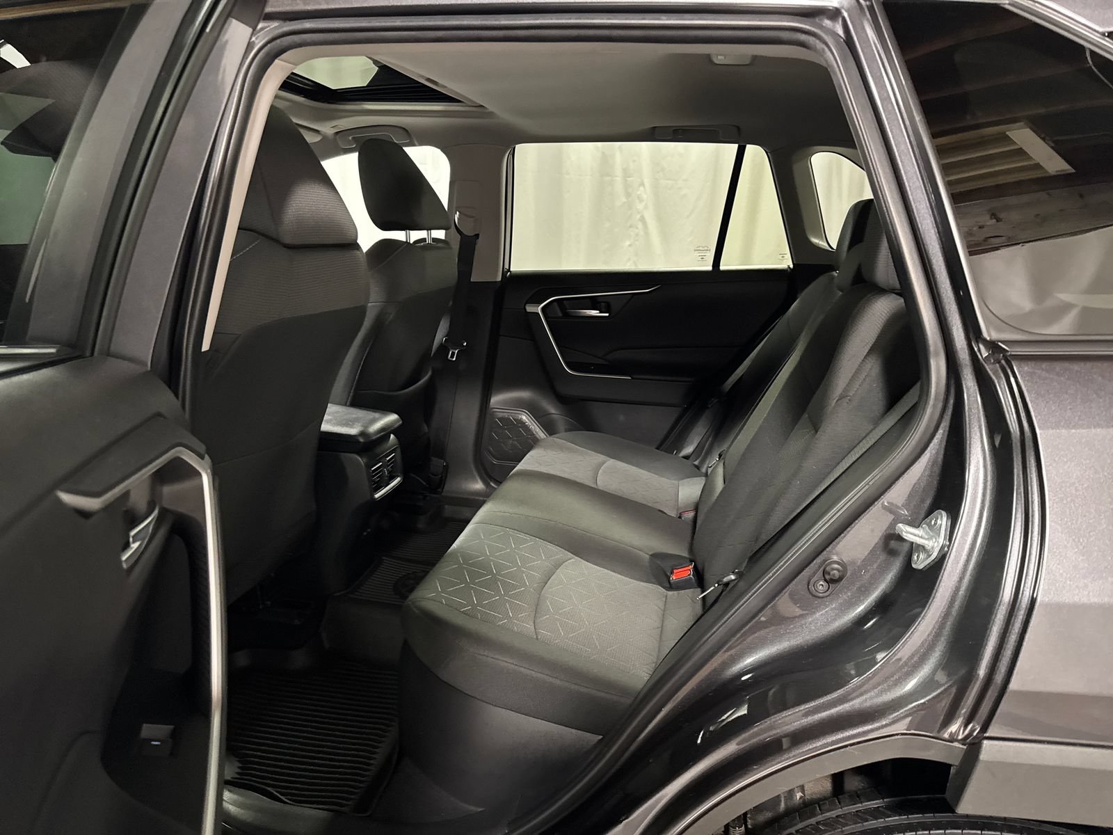 Used 2023 Toyota RAV4 XLE w/ Convenience Package AWD/4WD image 5