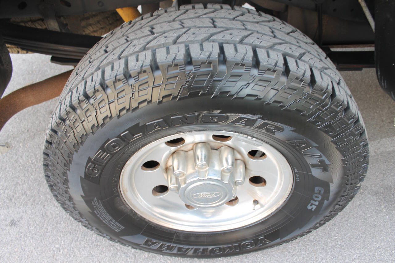 Used 2000 Ford F250 XLT image 12