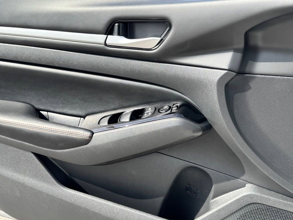 Certified 2024 Nissan Altima 2.5 SR FWD image 18