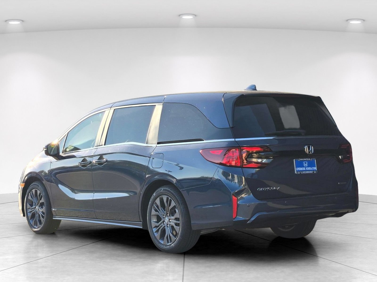 New 2026 Honda Odyssey Touring image 8
