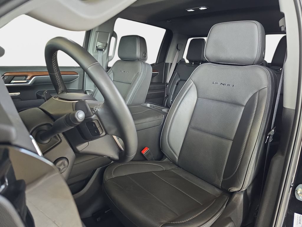 Used 2023 GMC Sierra 1500 Denali w/ Denali Reserve Package AWD/4WD image 16