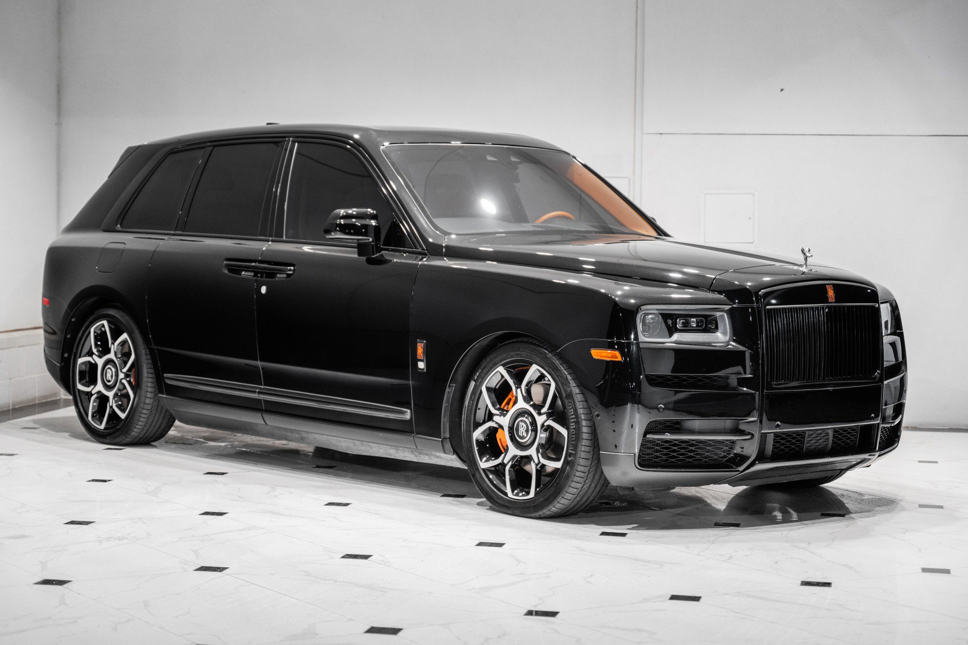 Used 2020 Rolls-Royce Cullinan image 3