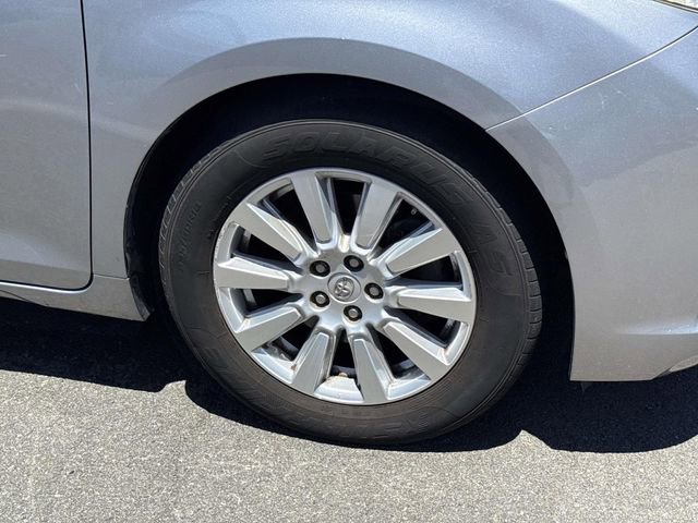Used 2013 Toyota Sienna Limited w/ Premium Pkg FWD image 7