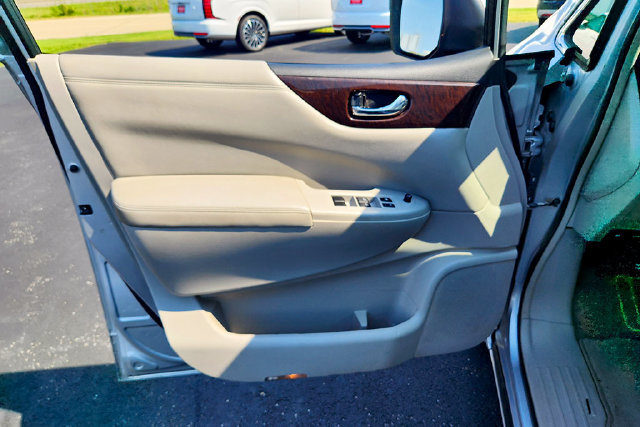 Used 2013 Nissan Quest SV w/ Value Cargo Pkg FWD image 17