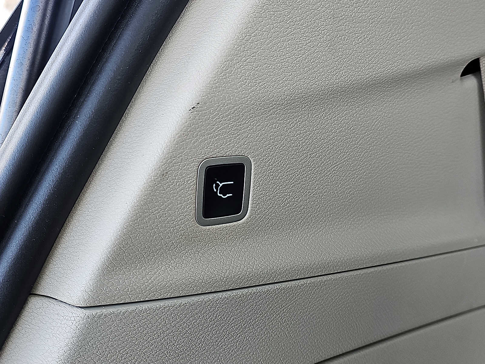 Used 2024 Chrysler Pacifica Touring-L image 32