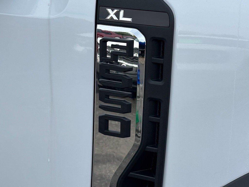 New 2026 Ford F550 4x4 Regular Cab Super Duty image 27