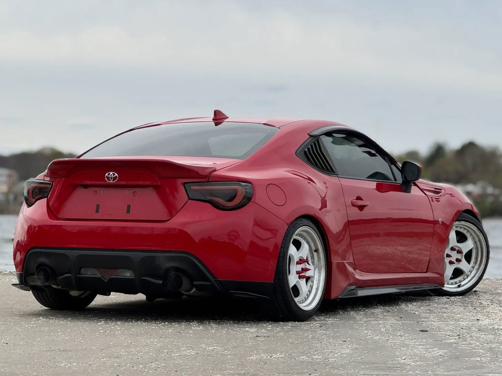Used 2018 Toyota 86 RWD image 7