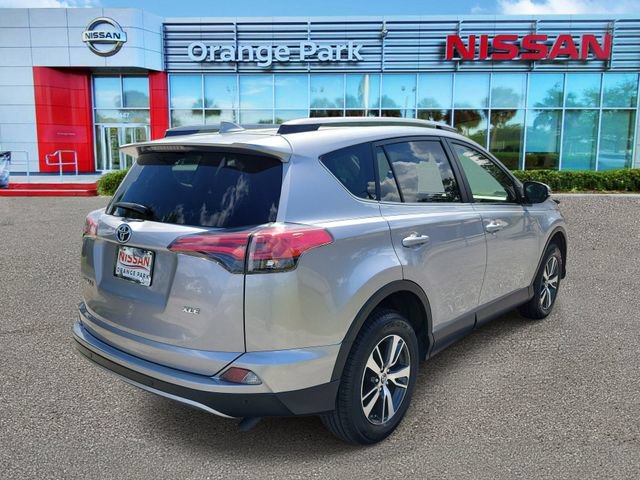 Used 2018 Toyota RAV4 XLE FWD image 2