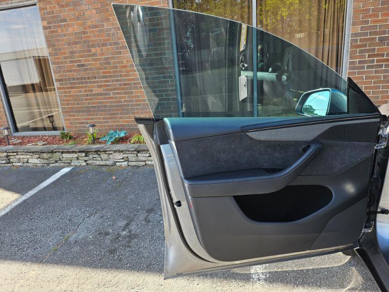 Used 2026 Tesla Model Y AWD image 37
