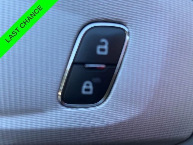 Used 2025 Ford Explorer Active image 11