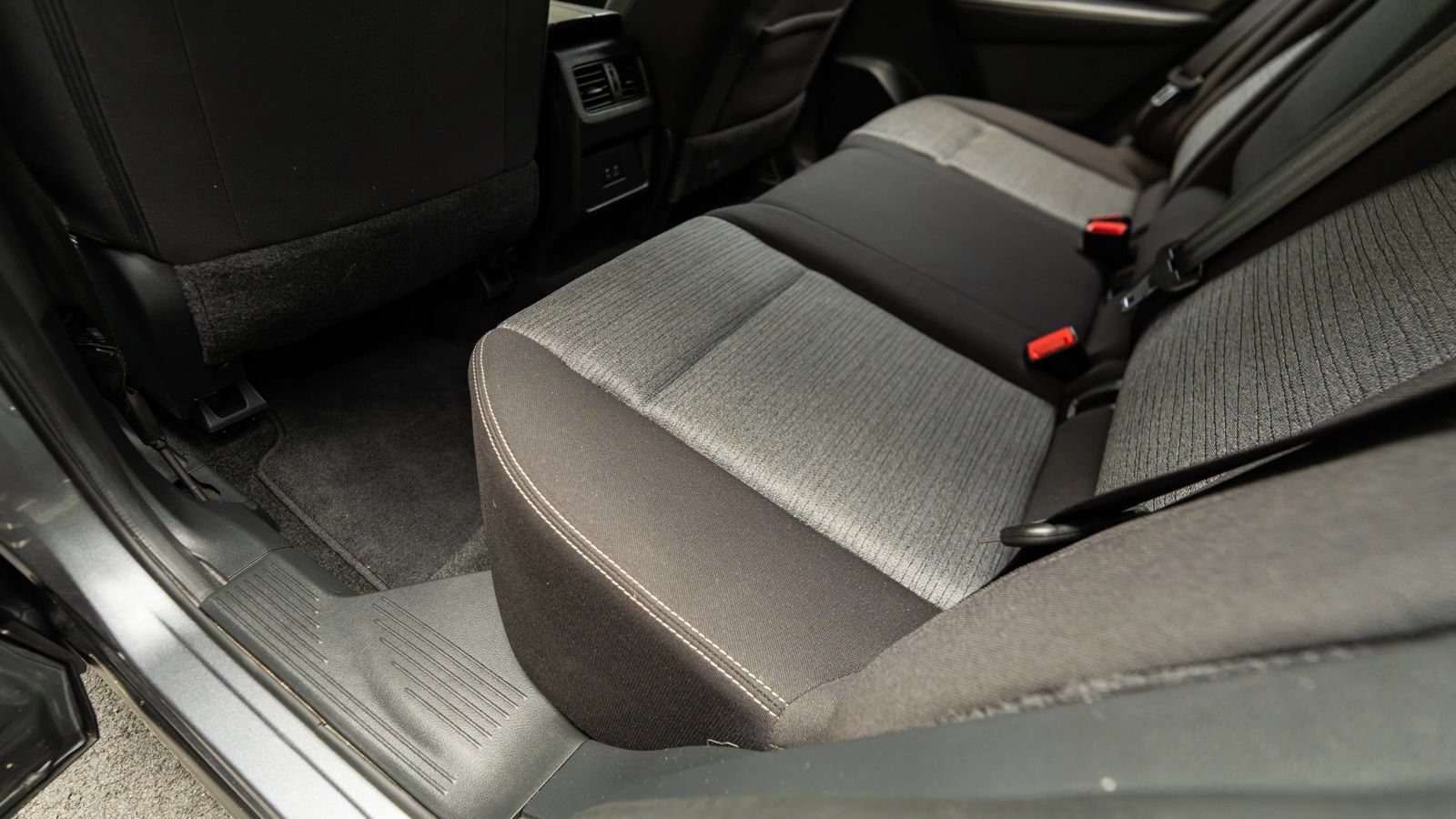 Used 2023 Nissan Rogue SV AWD/4WD image 24