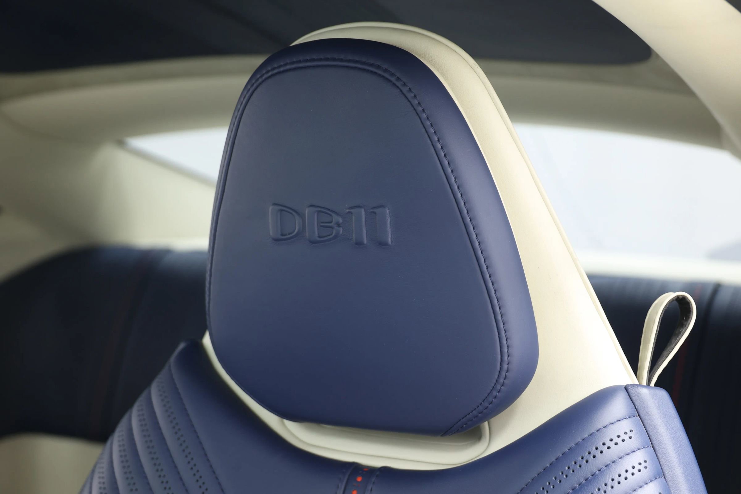 Used 2017 Aston Martin DB11 V12 image 20