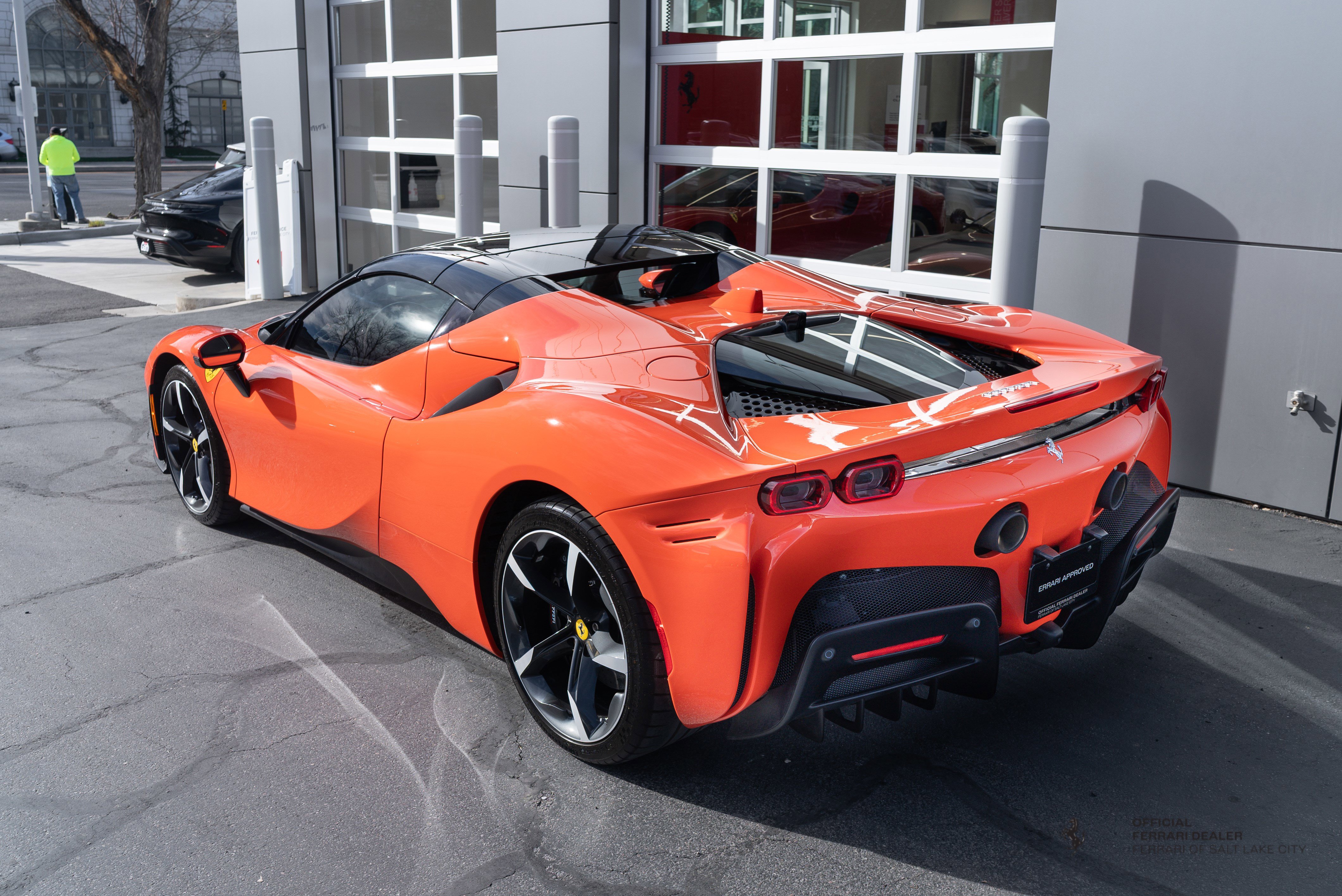 Used 2024 Ferrari SF90 Spider image 5