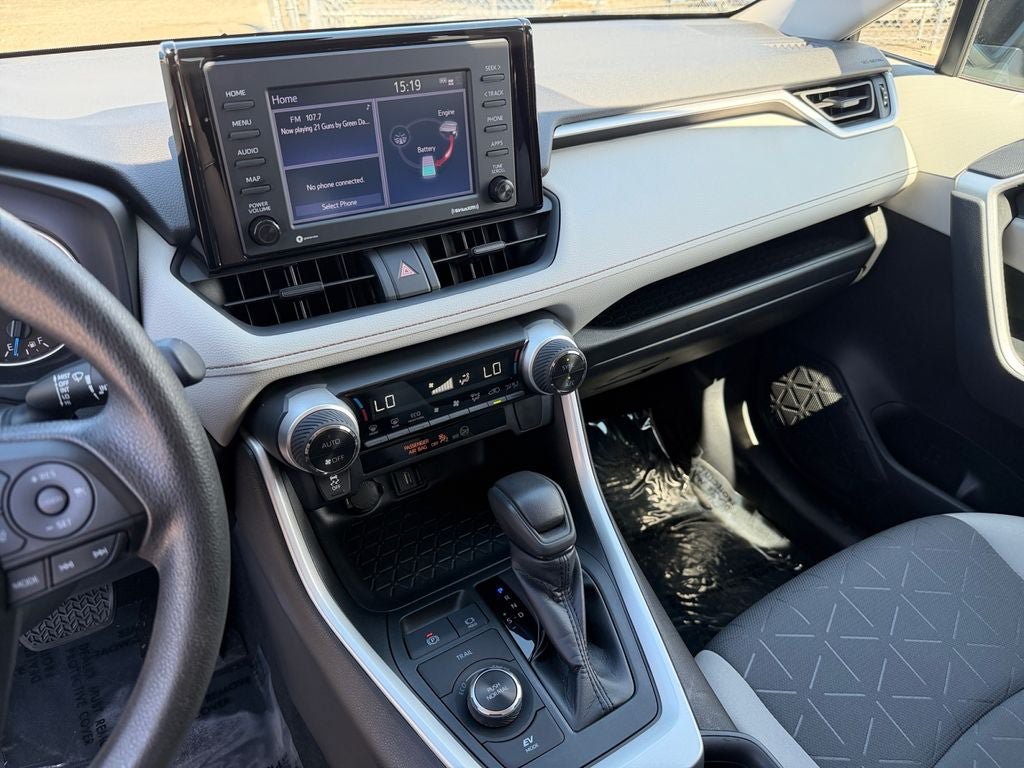 Used 2021 Toyota RAV4 XLE AWD/4WD image 18