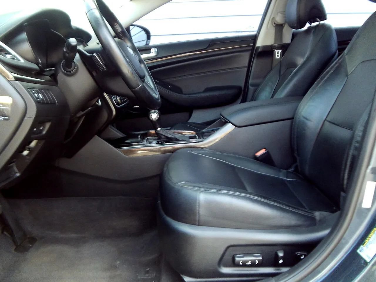 Used 2015 Kia Cadenza Premium FWD image 14