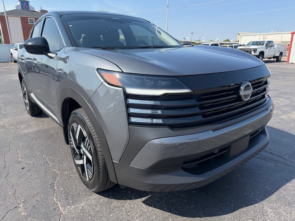 Used 2025 Nissan Kicks SV FWD image 5