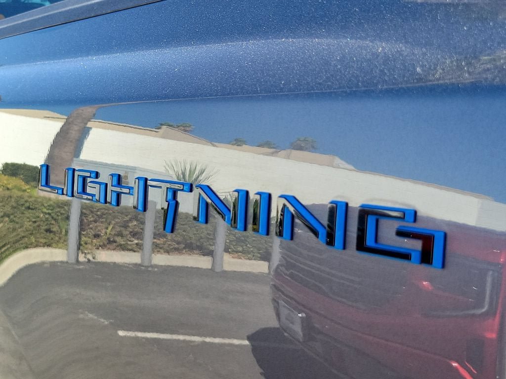 Used 2023 Ford F150 Lightning Platinum AWD/4WD image 8