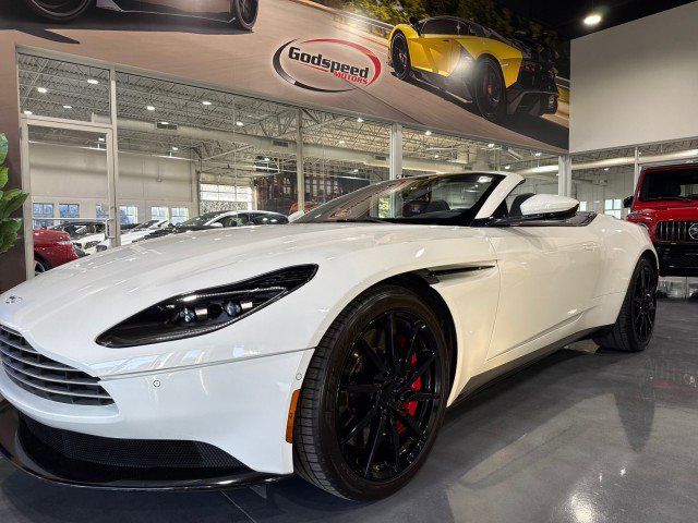 Used 2019 Aston Martin DB11 Volante image 23